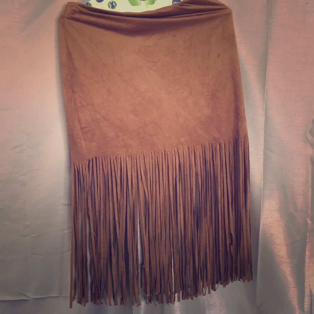 Super cute trendy skirt